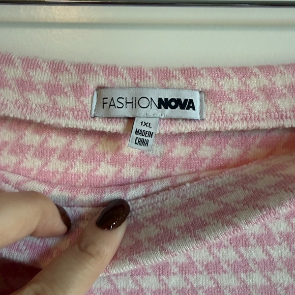 Fashion Nova Pink Houndstooth Mini Skirt - Picture 3 of 4